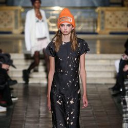 Vestido largo estampado de Alexander Wang en la New York Fashion Week para otoño/invierno 2016/2017