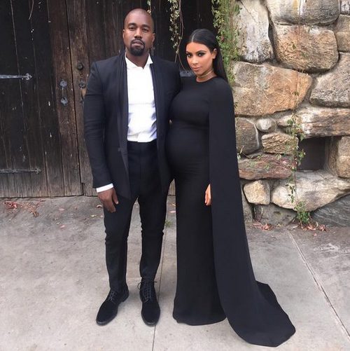 Kim Kardashian con vestido de Valentino