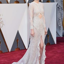 Rooney Mara con un vestido de Givenchy en la alfombra roja en los Premios Oscar 2016