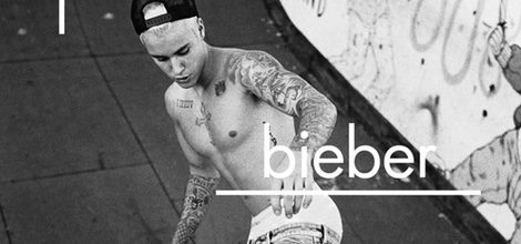 Justin Bieber con un look skater de Calvin Klein para la colección primavera/verano 2016