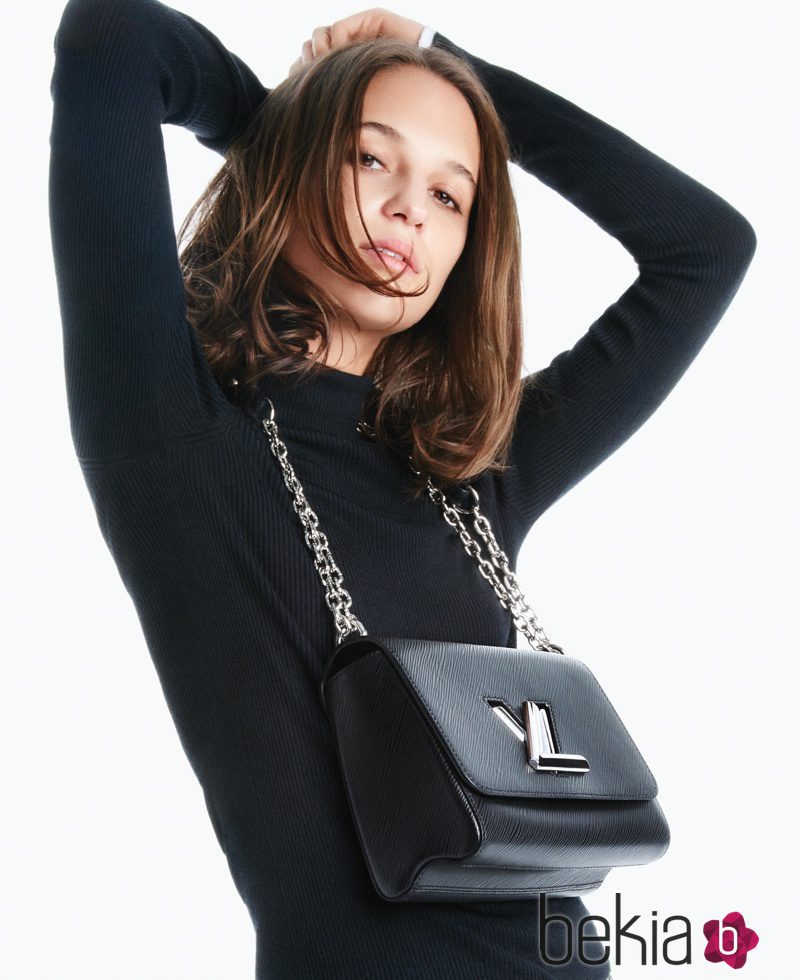 Alicia Vikander la nueva imagen de Louis Vuitton en la campaña 'Twist' Primavera/Verano 2016