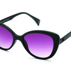 Gafas tipo cateyes de marco negro y lente rosado de la colección primavera-verano-2016 de italia Independent