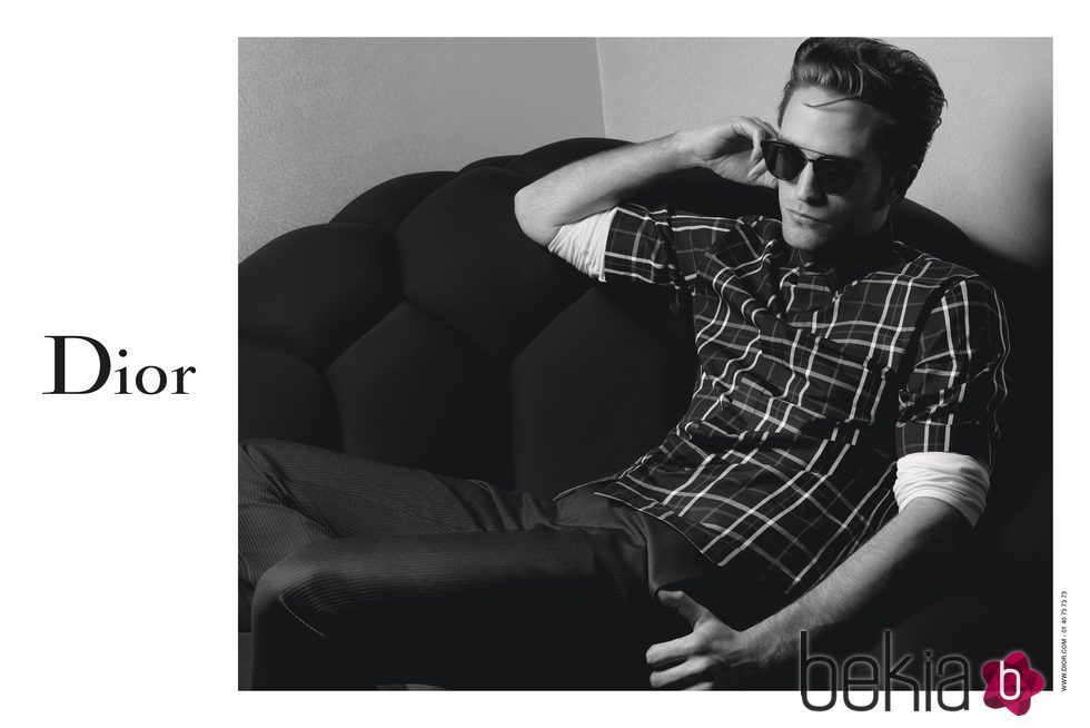 Robert Pattinson posa para Dior en su nueva colección de gafas de sol