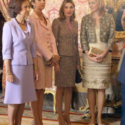 Looks Día de la Hispanidad: Las mujeres de la Familia Real en el Palacio Real