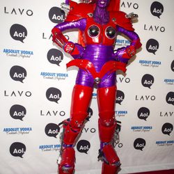 Heidi Klum disfrazada de superheroína e su fiesta de Halloween de 2010