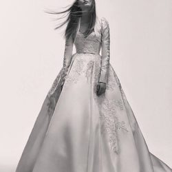 Vestido de novia de corte imperio con pedrería de la Colección Bridal 2017 de Elie Saab