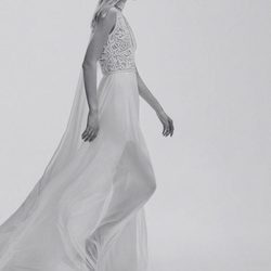 Vestido de novia con top bordado y falda vaporosa de la Colección Bridal 2017 de Elie Saab