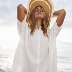 blusón blanco y sombrero de la colección de baño primavera/verano 2016 de & other stories