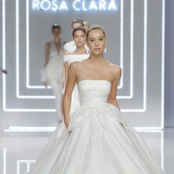 Rosa Clará ha inaugurado la Barcelona Bridal Fashion Week 2016