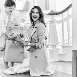 Alessandra Ambrosio posa junto a su hija en la campaña Mother's Day 2016 Michael Kors
