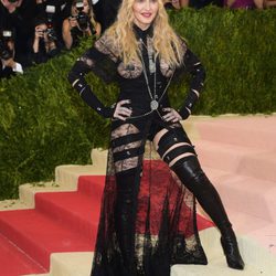 Madonna en la alfombra roja de la Gala Met 2016
