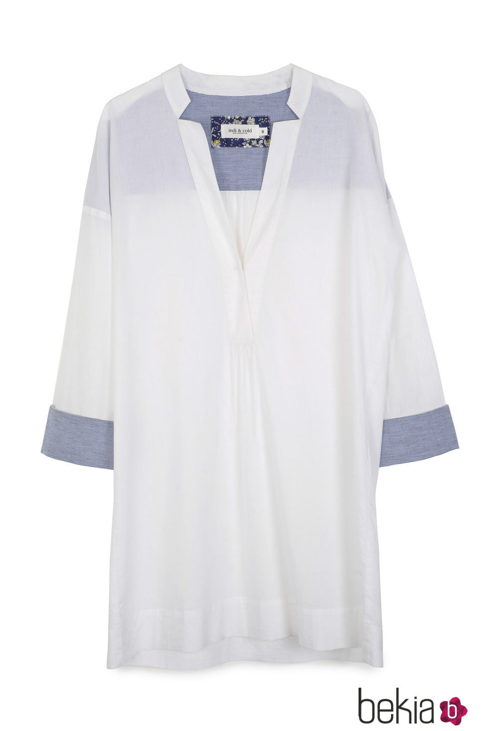 Vestido ancho blanco y azul con escote en pico de la nueva colección verano 2016 de Indi&Cold