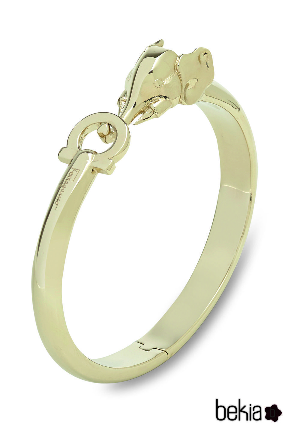 pulsera dorada con broche de elefante de los complementos de la colección otoño 2016 de Salvatore Ferragamo