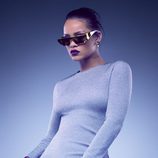 Look de Rihanna con gafas doradas de la Colección de gafas de sol 'Rihanna' de Rihanna para Dior