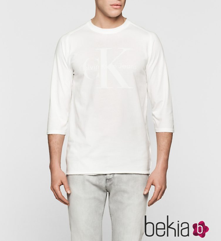 Camisa blanca manga larga de la colección White Series Collection de Calvin Klein