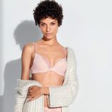 Conjunto bra y panties color rosa cuarzo en satín de la colección otoño/inverno 2016/2017 de Etam