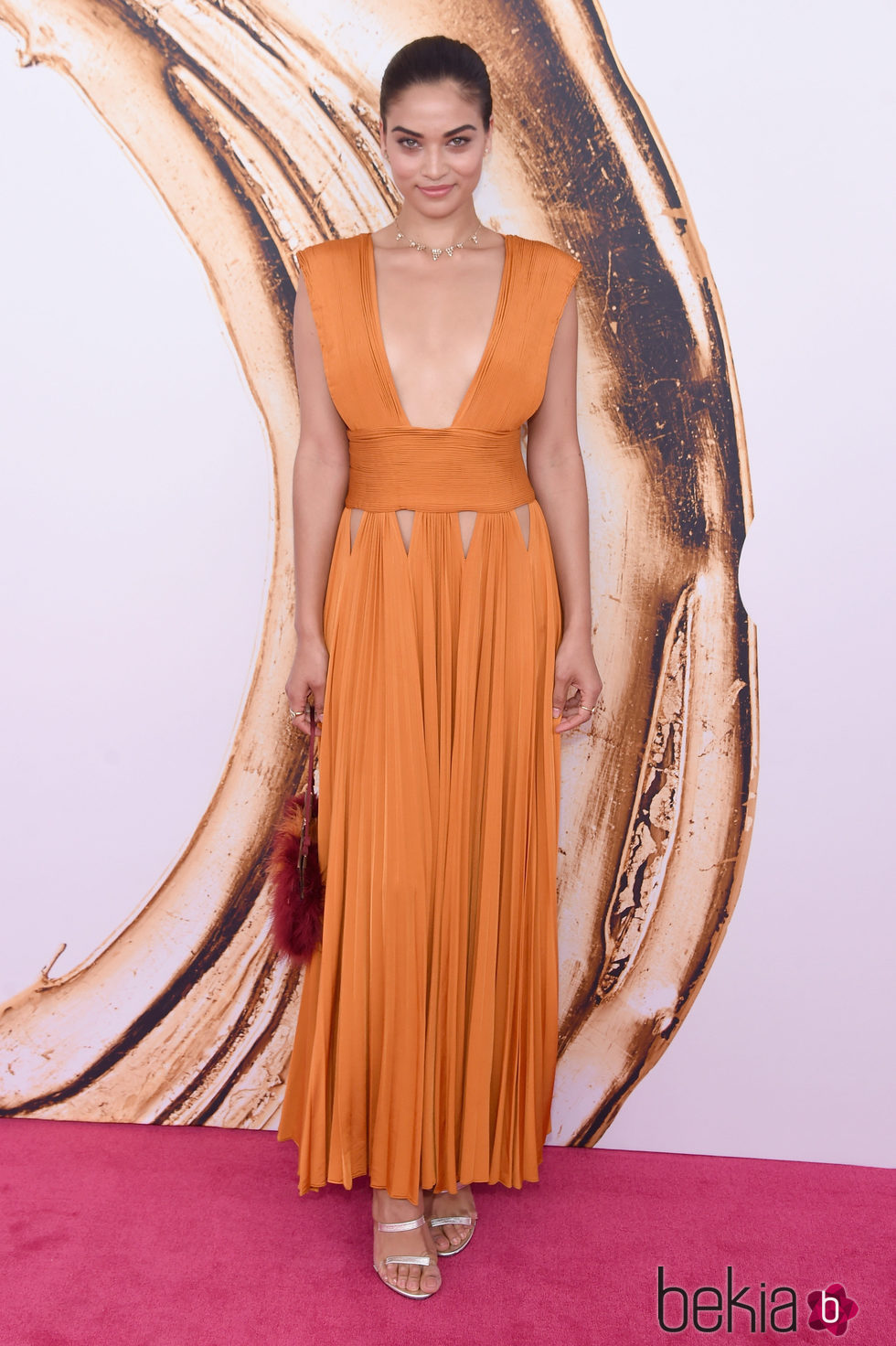 Shanina Shaik en la alfombra roja de los Premios CFDA Fashion 2016