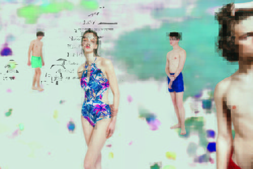 Modelo posando con bikini para la nueva campaña 'Swim color' para este verano 2016 de Oysho