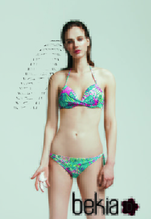 Bikini print para la nueva campaña 'Swim color' para este verano 2016 de Oysho