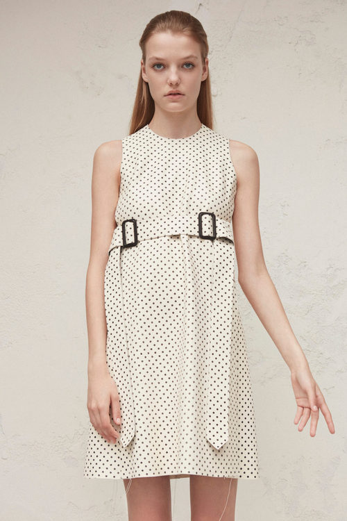 Diseño en marfil para la nueva colección femenina Pre-Spring 2017 de Calvin Klein