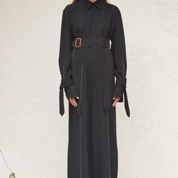 Diseño vestido oscuro para la nueva colección femenina Pre-Spring 2017 de Calvin Klein