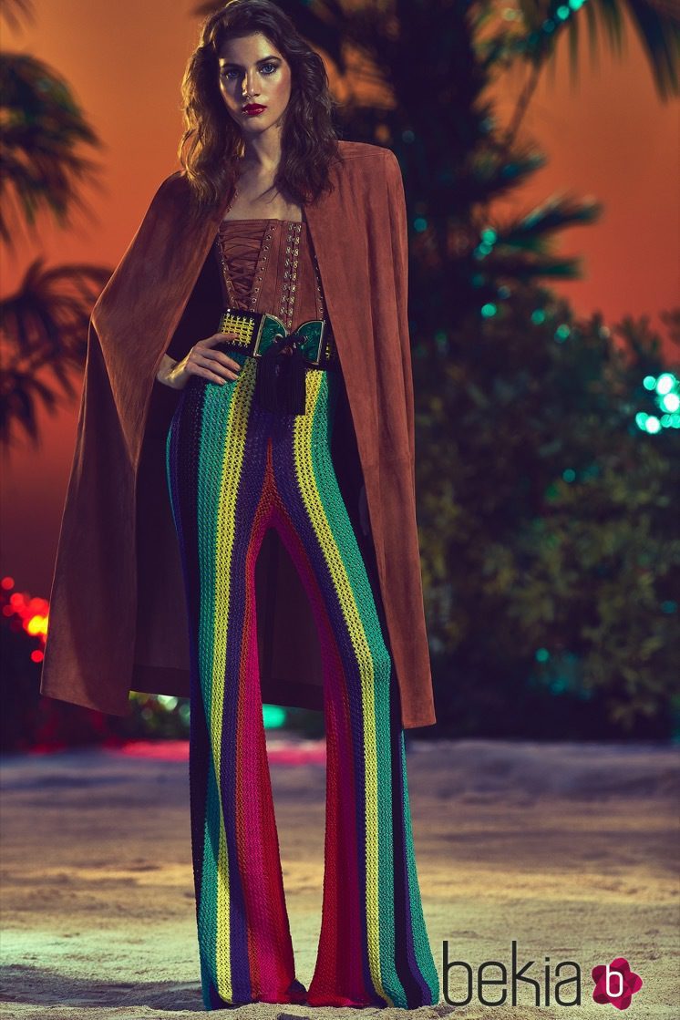 Total looks en tela de ante y colores vivos en el pantalón para la nueva colección SS17 de Balmain