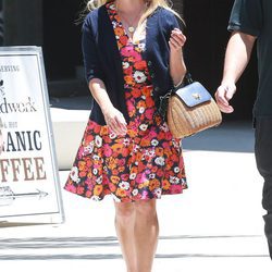 Reese Witherspoon con un vestido con estampado floral