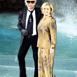 Karl Lagerfeld y Silvia Venturini Fendi en el desfile de la colección 'Legends & Fairy Tales' de Fendi en Roma