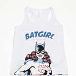 Pijama con insignia de 'Batgirl' para la nueva colección 'Woder woman' de Women'secret