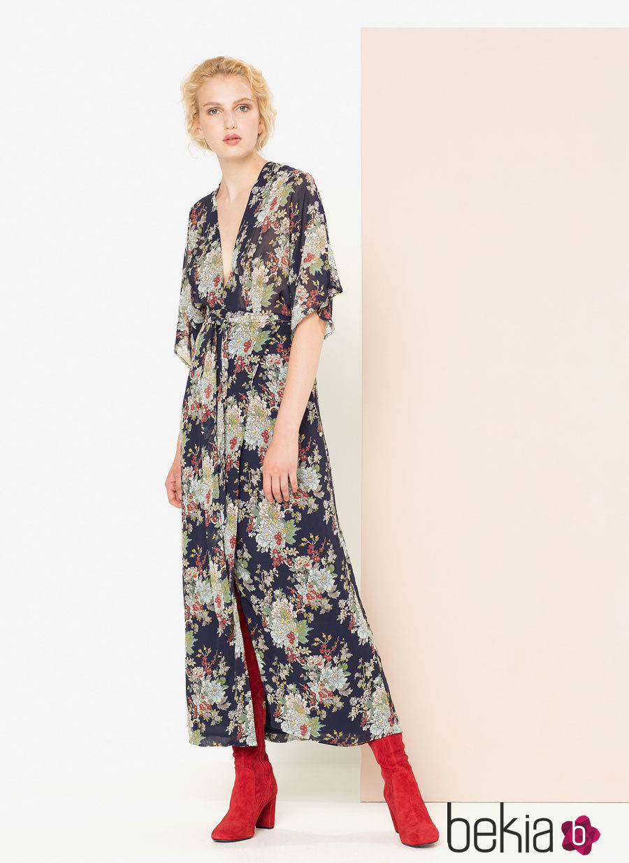Vestido print floral estilo lencero de la nueva colección otoño/invierno 2016 de Uterqüe