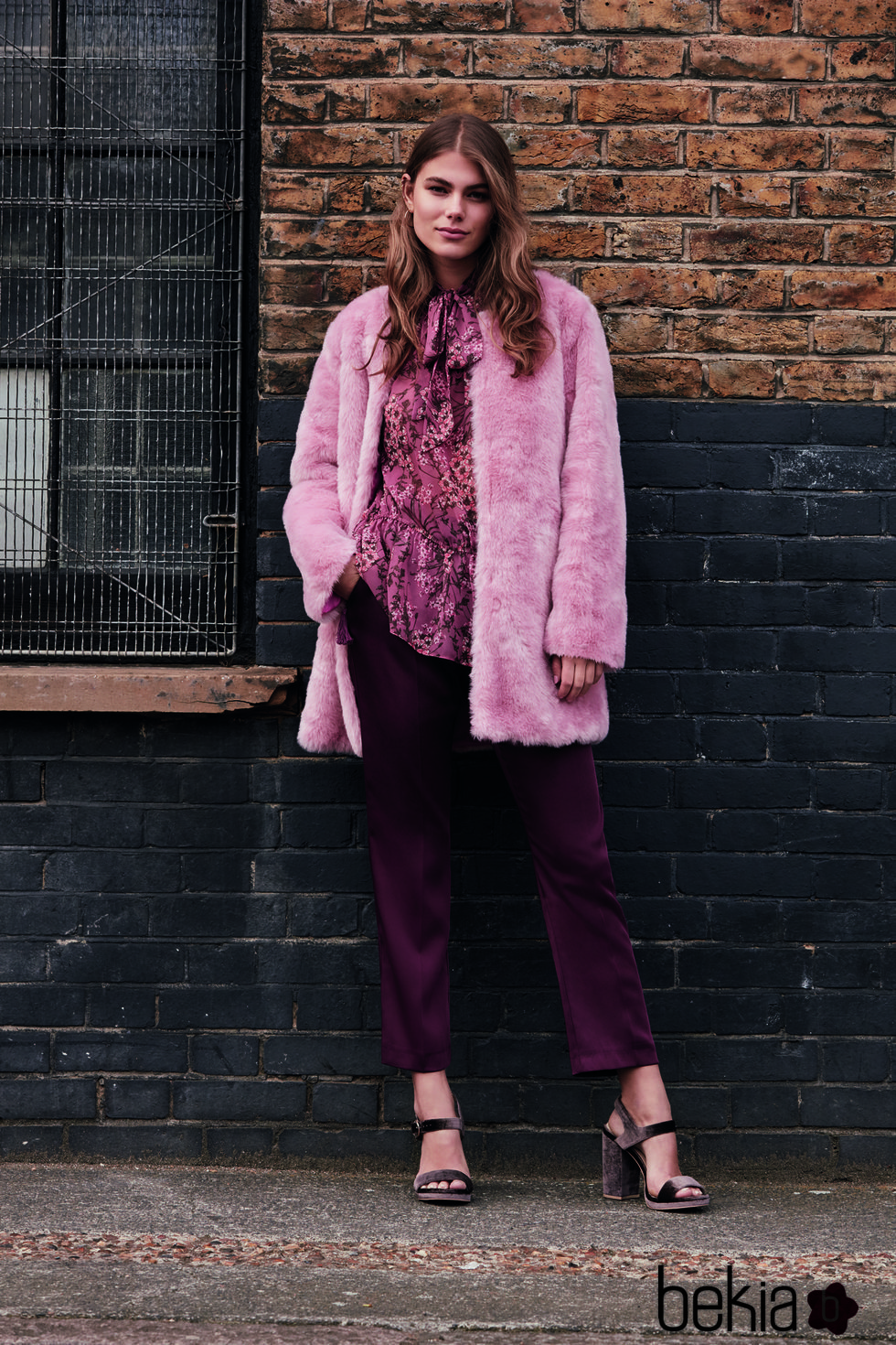 Abrigo de estilo bisón en rosa de la nueva colección de otoño/invierno 2016 de Primark
