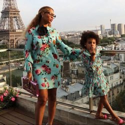Beyoncé posa con su hija Blue Ivy de Gucci