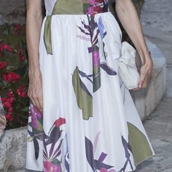 La Reina Letizia con un vestido de estampado floral de Juan Vidal