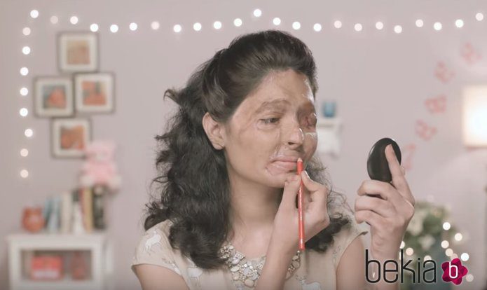 Reshma Banoo Quereshi en un vídeo de YouTube