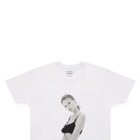 Camiseta blanca de Kate Moss para Calvin Klein y Opening Ceremony