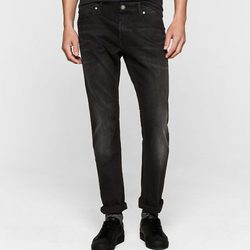 Jeans oscuros de Calvin Klein Jeans otoño/invierno 2016/2017