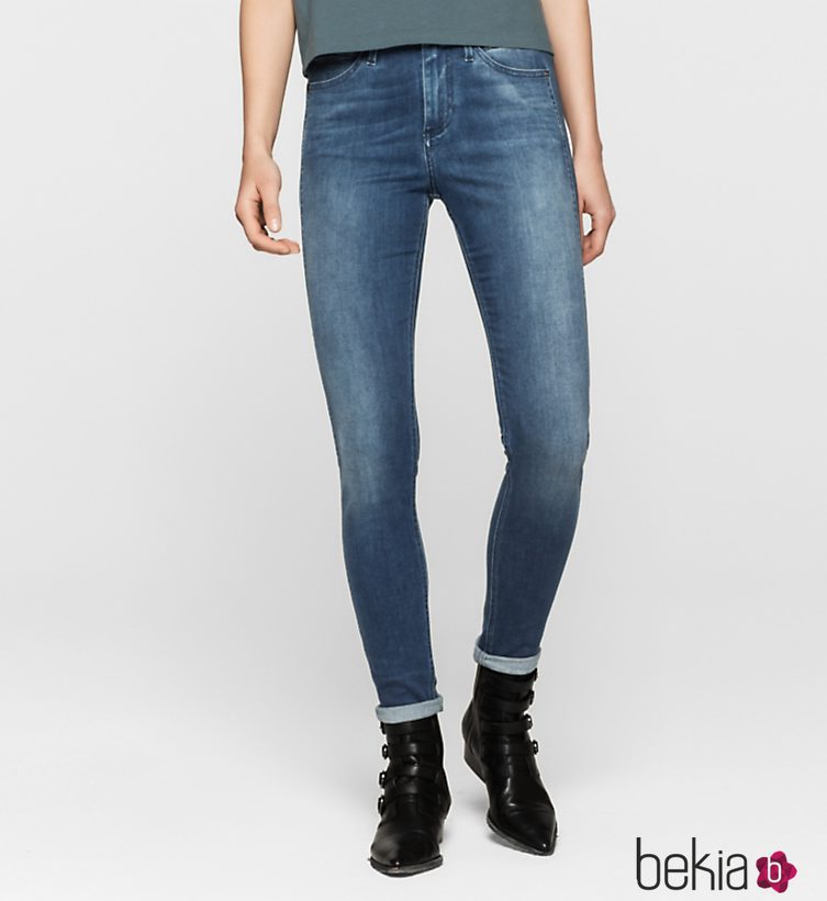 Vaqueros claros de Calvin Klein Jeans otoño/invierno 2016/2017