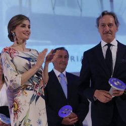 Roberto Torretta recibiendo el Premio Nacional de Moda 2016