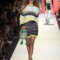 Jersey y falda de Desigual colección primavera/verano 2017 en la Semana de la Moda de Nueva York