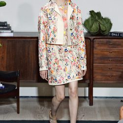 Chaqueta y falda de Jason Wu primavera/verano 2017 en la Semana de la Moda de Nueva York