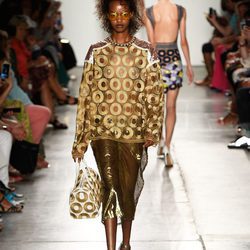 Look dorado de Custo Barcelona de la colección primavera/verano 2017 en Nueva York Fashion Week