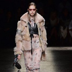 Abrigo de piel de Coach primavera/verano 2017 en la Semana de la Moda de Nueva York