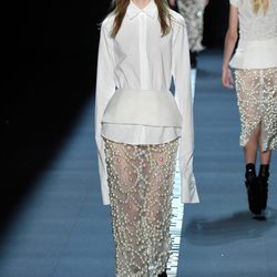 Pantalón con pedrería de Vera Wang primavera/verano 2017 en la Semana de la Moda de Nueva York