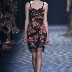 Vestido mini con flores de Marchesa primavera/verano 2017 en la Semana de la Moda de Nueva York
