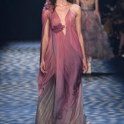 Vestido rosa de Marchesa primavera/verano 2017 en la Semana de la Moda de Nueva York