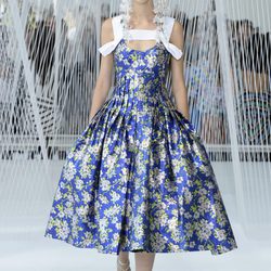 Vestido floral de Delpozo primavera/verano 2017 en la Semana de la Moda de Nueva York