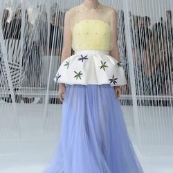 Falda azul de Delpozo primavera/verano 2017 en la Semana de la Moda de Nueva York