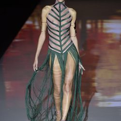 Vestido con forma de hoja de Andrés Sardá primavera/verano 2017 en la Semana de la Moda de Madrid
