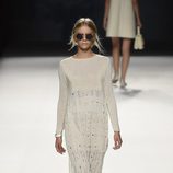 Vestido blanco de punto de Devota & Lomba primavera/verano 2017 en Madrid Fashion Week