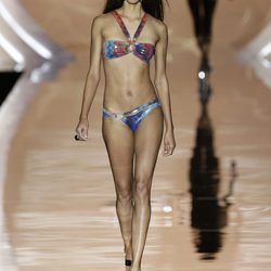 Bikini con brillos de Dolores Cortés primavera/verano 2017 en la Madrid Fashion Week